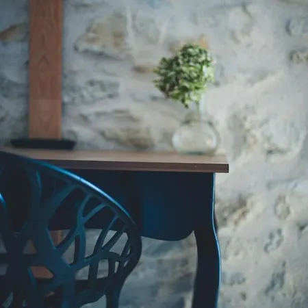 Frühstückspension Corterra Avec Piscine Et Jacuzzi *