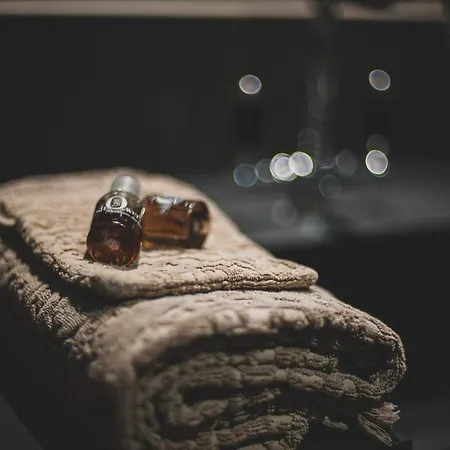 Corterra Avec Piscine Et Jacuzzi Frühstückspension *