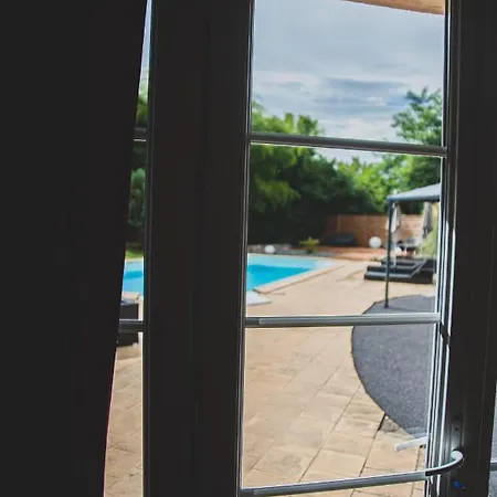 Frühstückspension Corterra Avec Piscine Et Jacuzzi