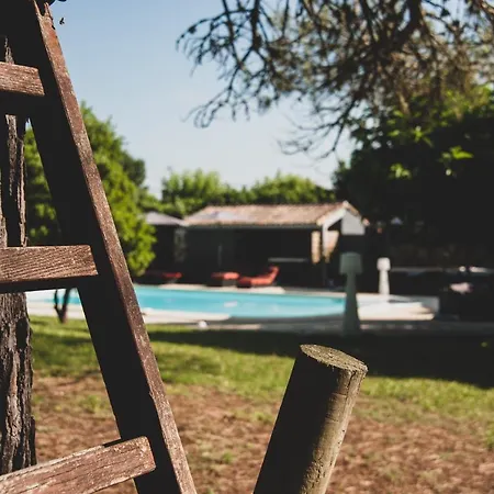 Corterra Avec Piscine Et Jacuzzi Frühstückspension *