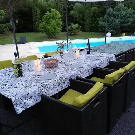 Corterra Avec Piscine Et Jacuzzi *