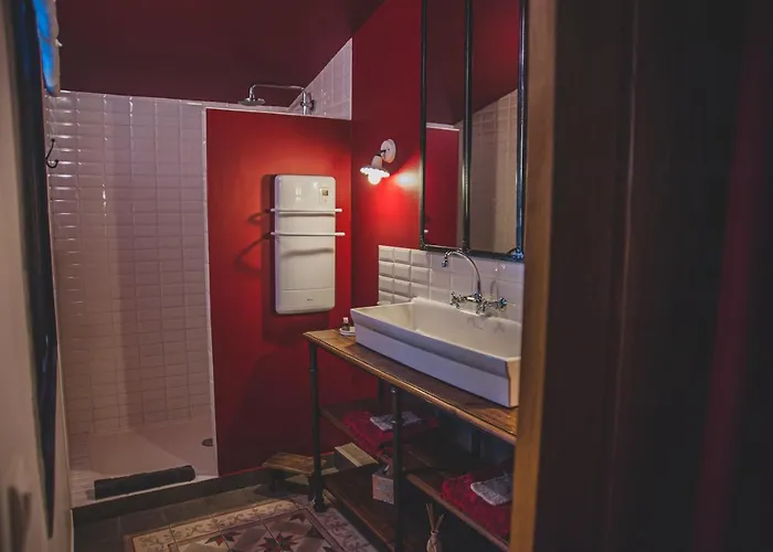 Corterra Avec Piscine Et Jacuzzi