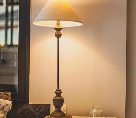 Corterra Avec Piscine Et Jacuzzi Bed & Breakfast *