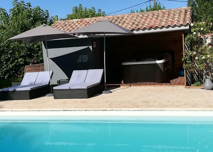 Corterra Avec Piscine Et Jacuzzi